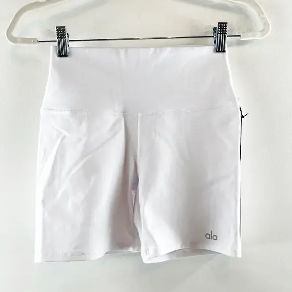 Alo 5" Airbrush High-Waist Biker Shorts White Small - Picture 3 of 4